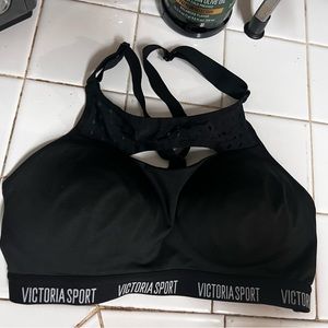 Victoria Secret Sport bra size small great condition!